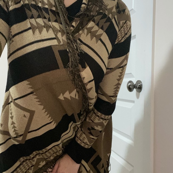 2/20$ Cute Cardigan - Picture 3 of 4